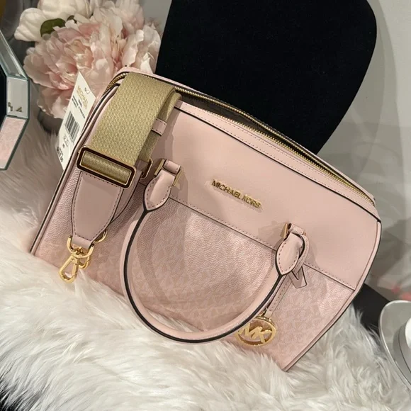 Michael Kors Light Powder Blush Medium Duffle Bag - Picture 8 of 10